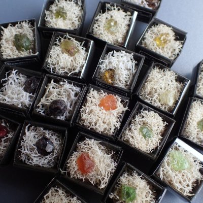 画像4: ガーネット5種原石 小箱標本