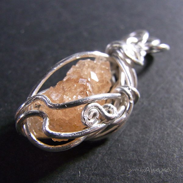 画像2: エルフのペンダント グロッシュラーライトガーネット (2)