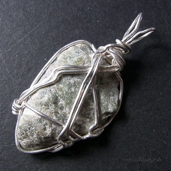 画像5: エルフのペンダント ルビーインゾイサイト (5)