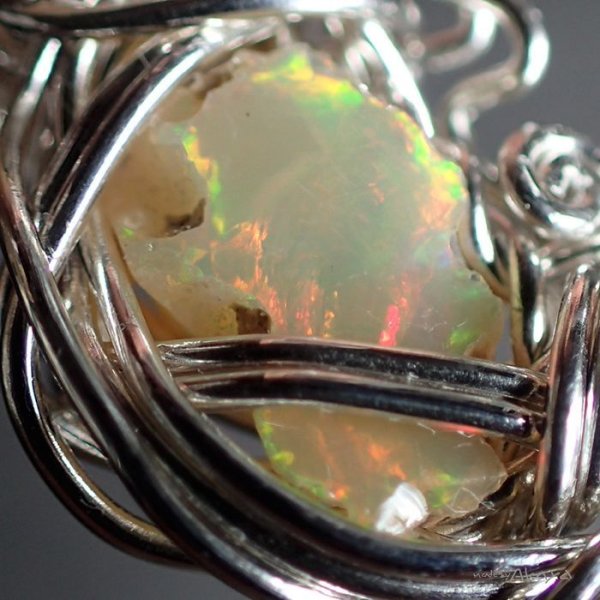 画像8: 虹精霊のペンダント オパール (8)